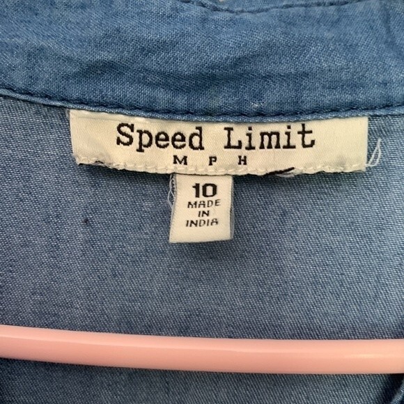 Speed Limit MPH Girl Button Down Denim Dress with Belt. Size 10. 3/4 sleeves - Picture 4 of 5